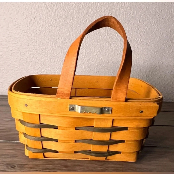 Longaberger 1997 Hanging Small Key Basket, liner, Protector approx 7"X 3.5" X 5” - Picture 4 of 8